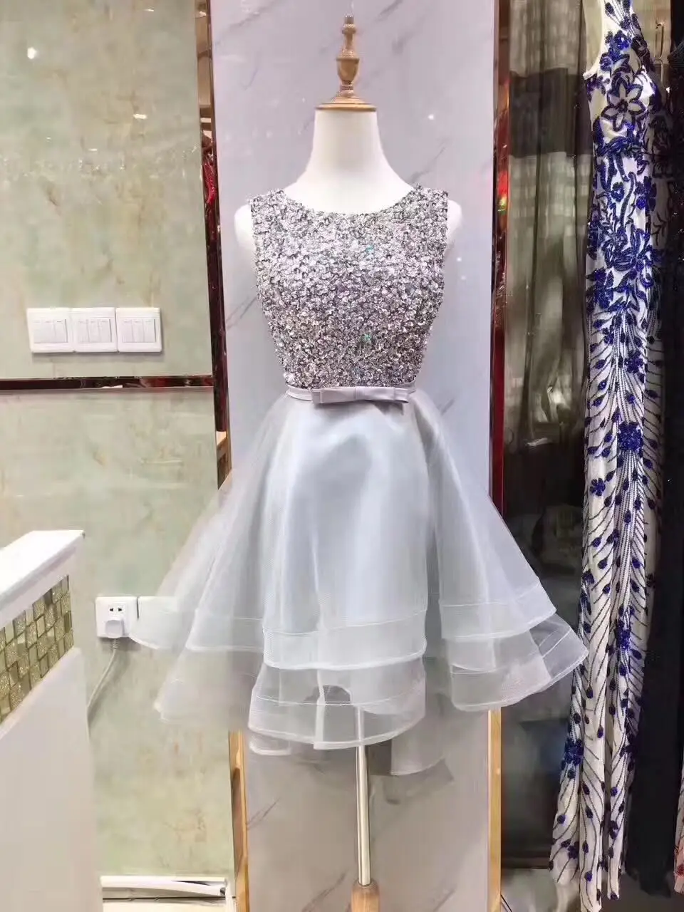 Короткое спереди и длинное сзади sequines сладкий кружево леди девушка для женщин принцесса подружки невесты банкетвечерние бальное платье