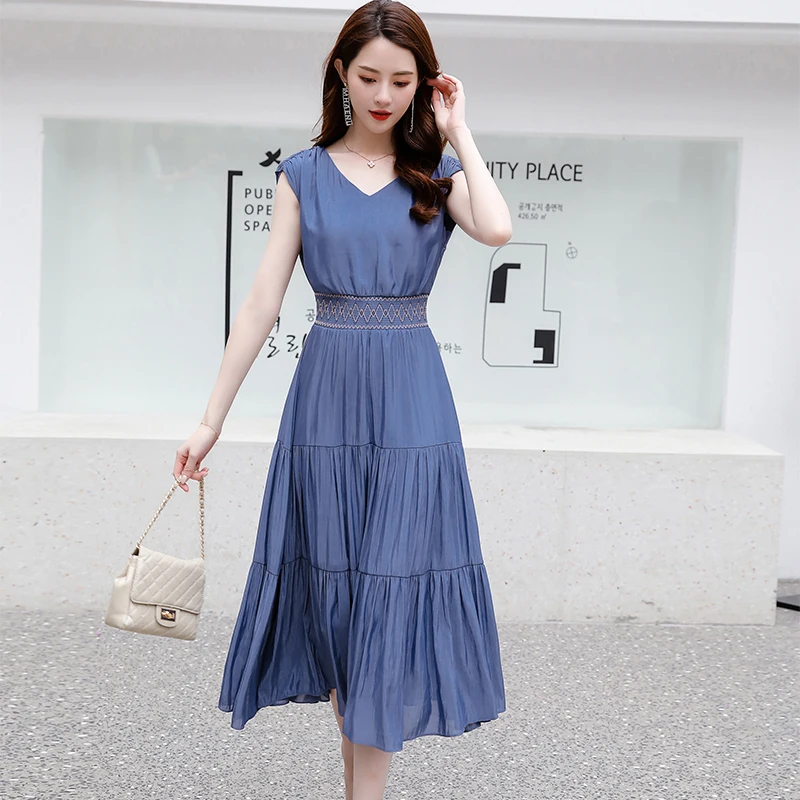 

Large size women's 2019 summer new slim slimming solid color large dress V neck sleeveless waist pleated chiffon blue midi dress