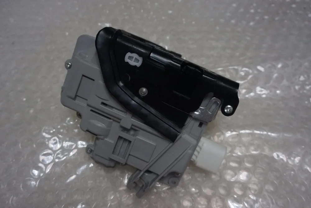 Для Audi A3/S3 A6/S6 C6 A8/S8 R8 RS3 RS6 A4 для SEAT EXEO 3R2 ST 3R5 LHD передний правый дверные замки защелки привод 4F1837016