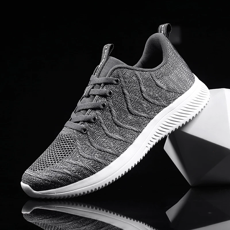 

Men's Casual Shoes Flyknit Breathable Fashion Sneakers Black Gray Soft Bottom Flat Shoes High Quality Outdoor Wolking Shoes
