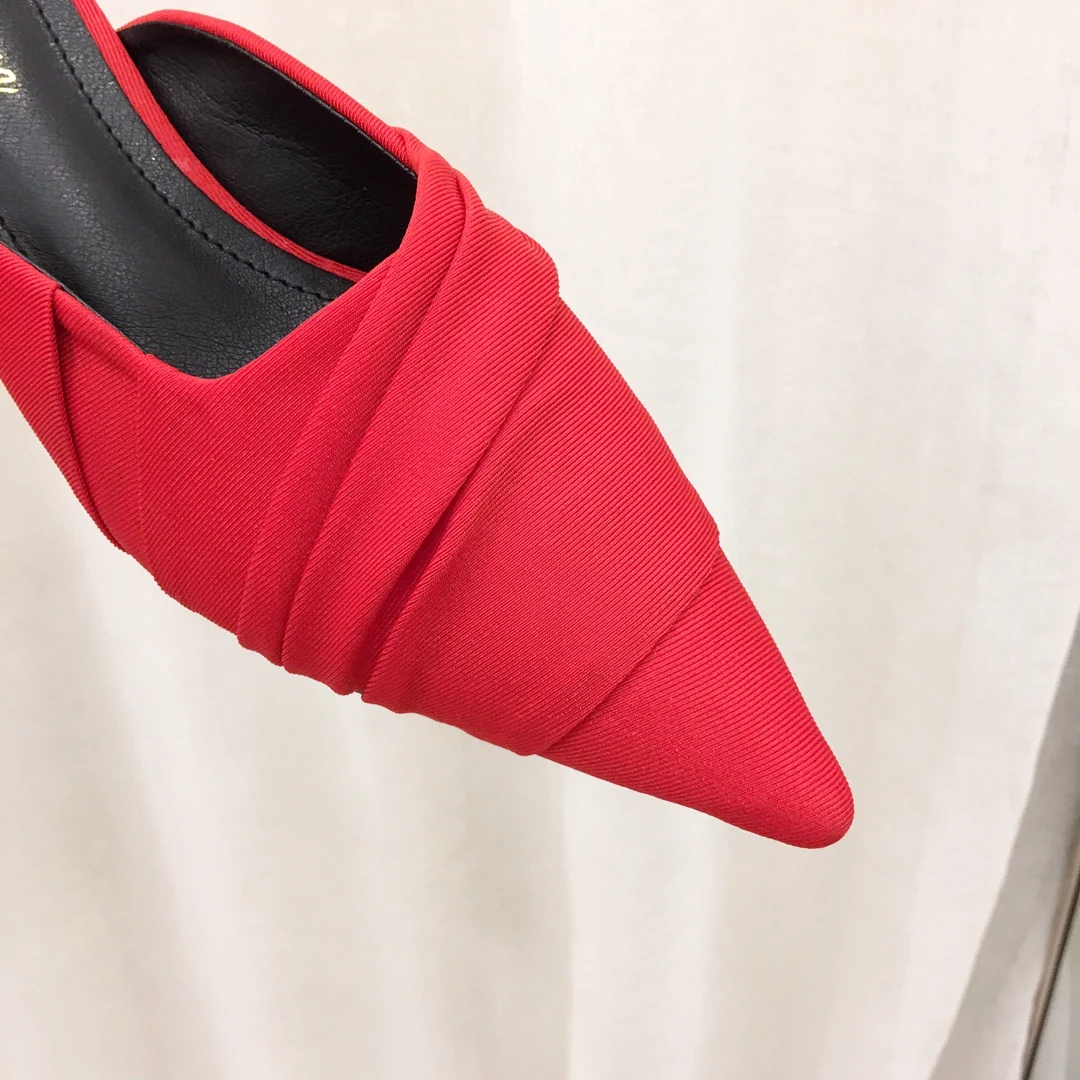 Женские летние шлепанцы на высоком каблуке, женские шлепанцы с острым носком, плиссированная шелковая обувь для улицы, брендовая дизайнерская женская модная обувь из флока