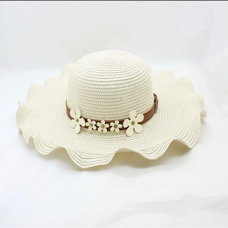 Milk white Новые модные женские церковные шляпы для женщин Цветочное украшение шляпа волнистые широкие Полями Летняя соломенная шляпа от солнца - Цвет: Milk white