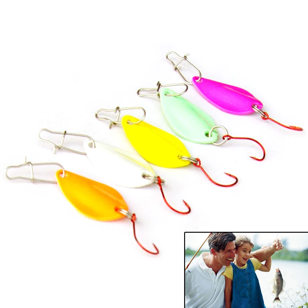 1 set of 5 Metal Spoon Hook  Fishing Lures Bait Spinner Baits Bass Tackle Box fishing accessories