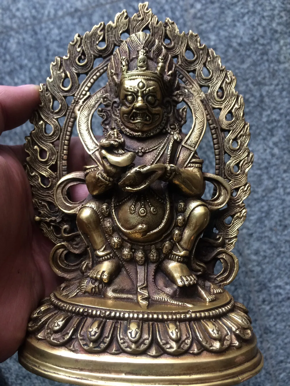 

MOEHOMES China's rare Fury of the king, king kong brass copper fengshui buddha statue Metal crafts home decorations