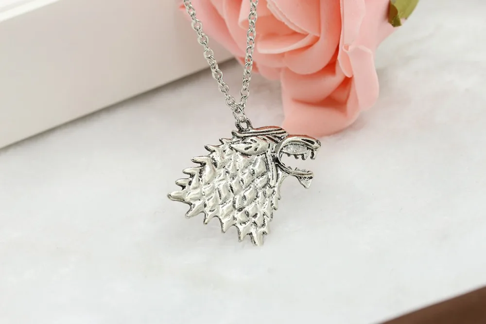 Game of Thrones Stark Roaring Wolf Head Pendant Silver Necklace for Women Men Game of Thrones Stark Roaring Wolf Head Pendant Silver Necklace for Women Men