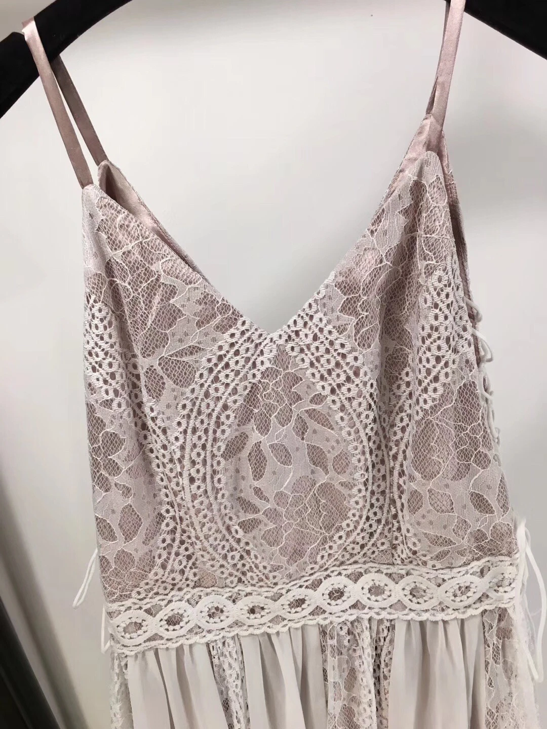 New Arrival Brand Summer Fashion Patchwork Lace Dress Deep V Neck Sexy Backless Spaghetti Strap Hollow Out Long Dresses