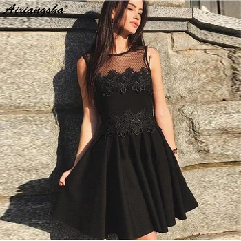 

Cute Little Black Satin Dress Short Graduation Party Dresses A Line Round Neck Green Appliques Lace Short Homecoming Dresses