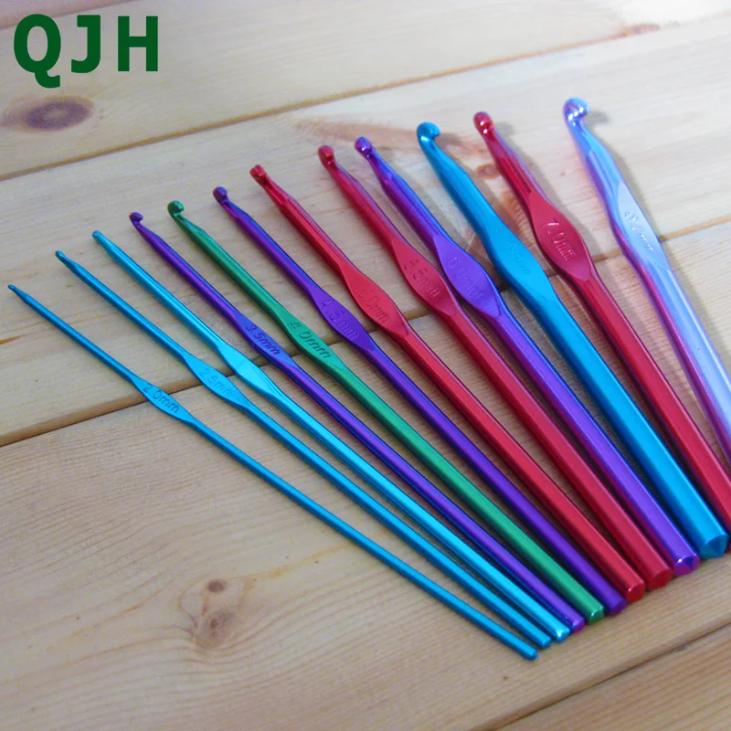 12Pcs Crochet Hooks Mix 2.0MM-8MM metal Grip Crochet Needle Set Yarn Craft Kit Knitting Accessory For Women Mom Gift