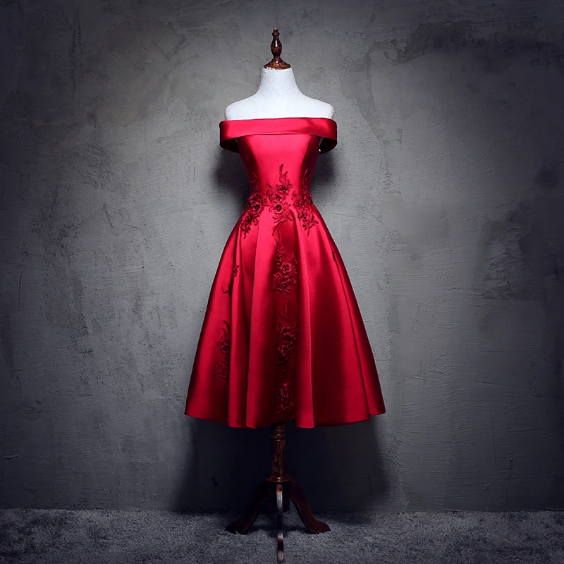 

In Stock Red Taffeta Embroidery Off the Shoulder Backless Short Sleeve Ball Gown Party Dress Lace Up Vestido de noche 1006A
