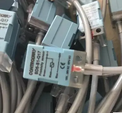 

FREE SHIPPING BD5-S1-Q17 proximity switch sensor