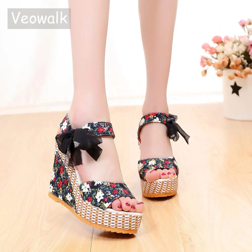 

Veowalk Summer Bohemian Women Floral Canvas Wedge Sandals Hawaii Fashion Ladies High Heel Open toe Platform Shoes sandials mujer