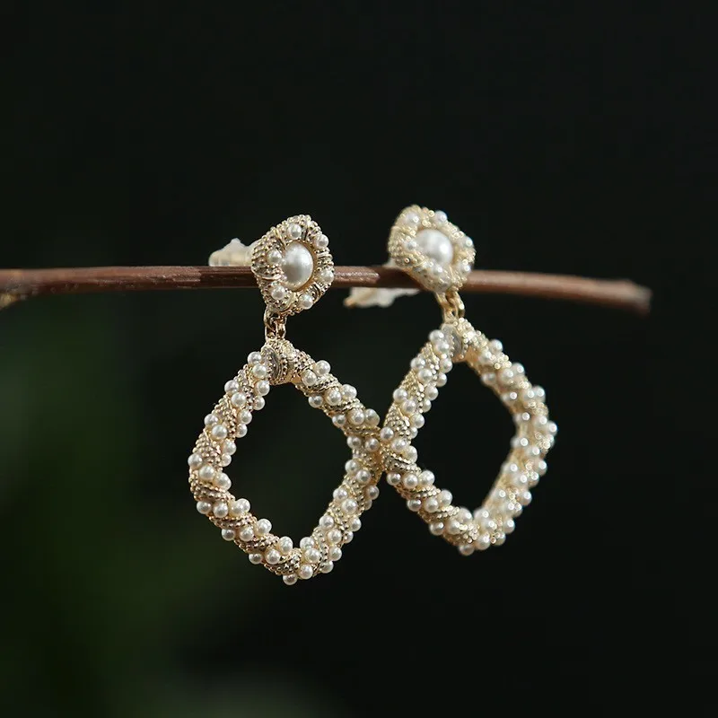 

2019 Fashionable Style New Shell Ball plated Gold Geometry Pure Silver 925 Ear Nail Earrings