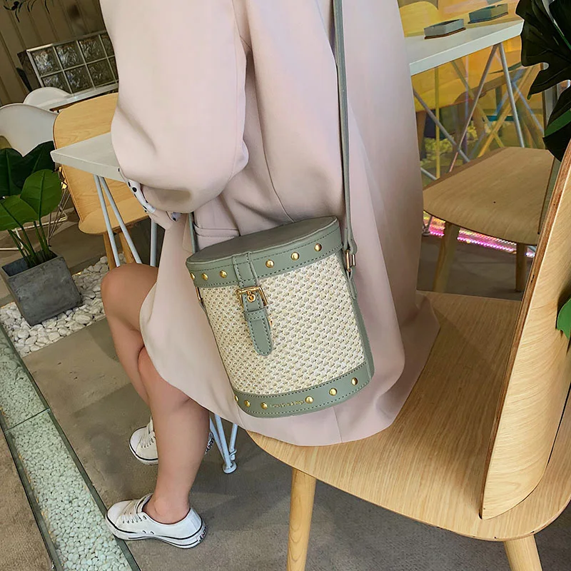 

ABDB-Women'S Straw Bucket Bag Rivet Crossbody Bag Summer Travel Crossbody Shoulder Bag Women'S Tote Bag