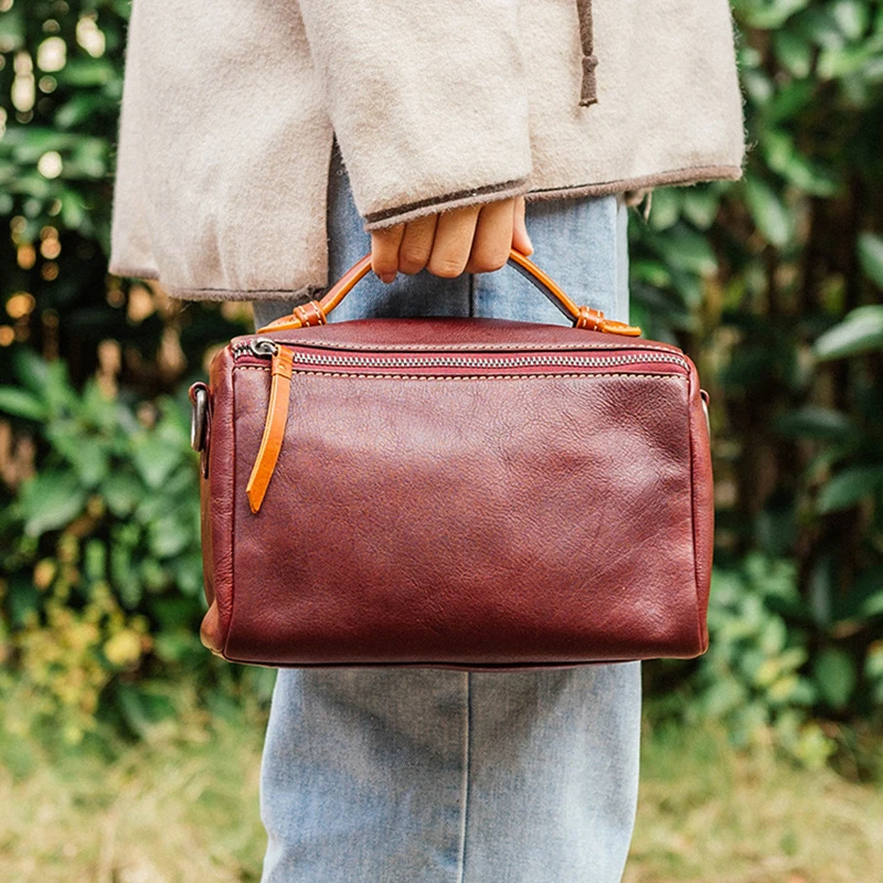 AETOO Handmade retro soft cowhide simple leather locomotive hand carrying small packets shoulder oblique cross female bag