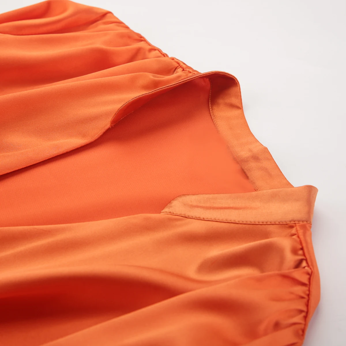 HDY Haoduoyi, летняя однотонная оранжевая блузка, однотонная Офисная Женская атласная Глянцевая блузка, сексуальные женские темные рубашки с v-образным вырезом