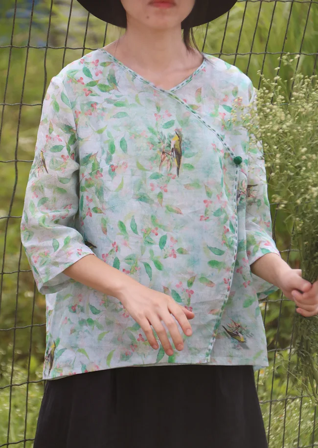 

Vintage Green Floral Bird Print Slant V Neck Pure Ramie Linen Shirt, Beautiful Digital Print Patterns Preppy Lady Summer Blouses