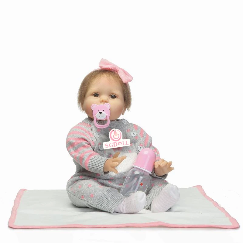 

55cm/22'' Handmade Lifelike Baby Girl Doll Silicone Vinyl Reborn Newborn Dolls with Clothes Toy Collection