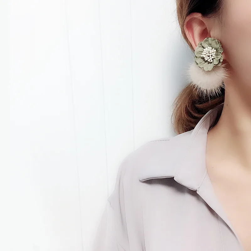 stud earrings (1)
