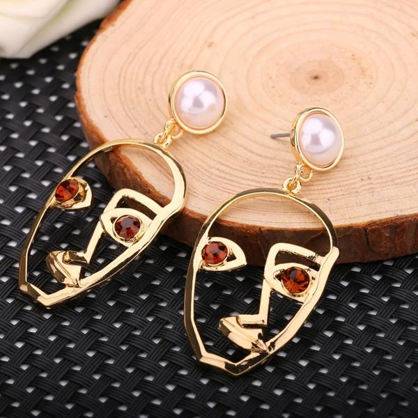 facial earring 602
