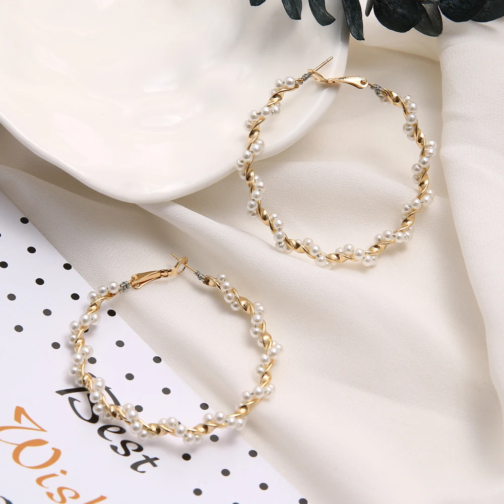 Модные женские круглые серьги-кольца с искусственным жемчугом для женщин, серьги-кольца с плоским жемчугом и цветами, ювелирные аксессуары