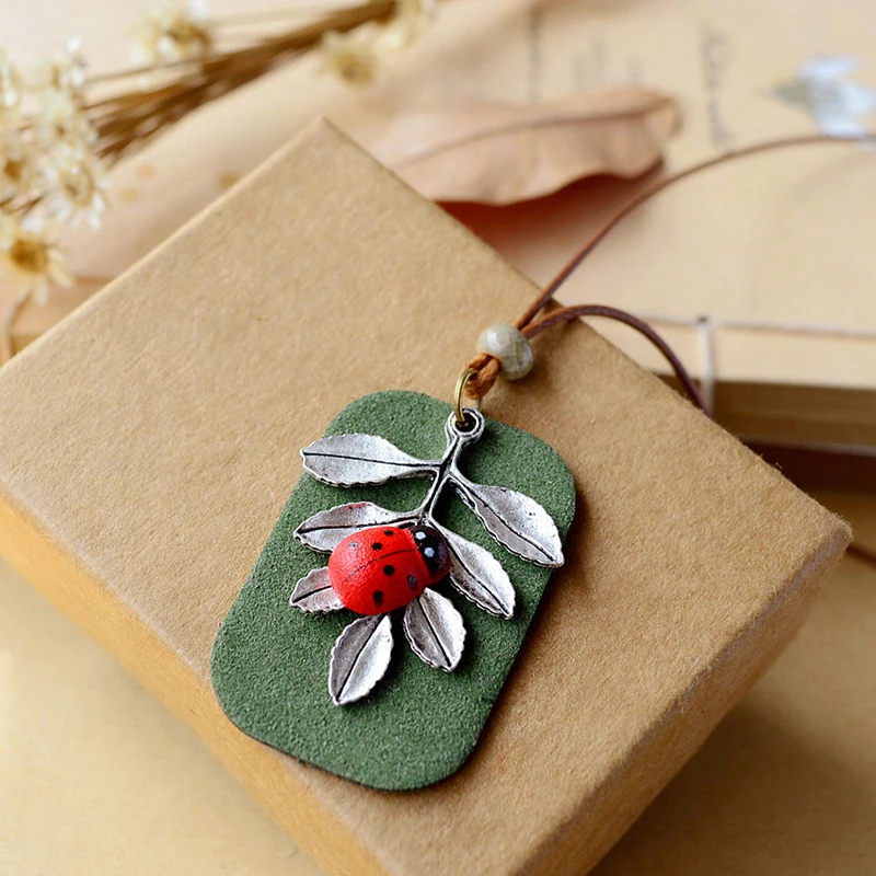

Miage Miage Cute Ladybug Olive Leaf Velvet Pendant Sweater Leather Rope Nceklace Women Fashion Accessories Jewelry