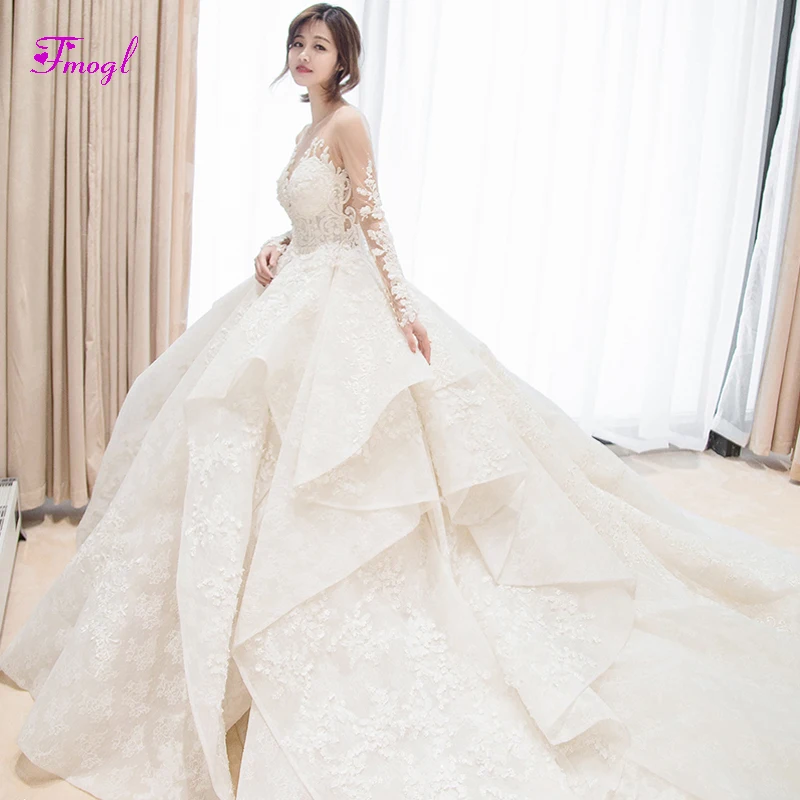 

Gorgeous Appliques Chapel Train A-Line Wedding Dress 2019 Fashion Long Sleeves Scoop Neck Princess Bridal Gown Vestido de Noiva