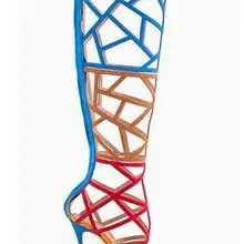 Модные черные замшевые сапоги наивысшего качества; женские сандалии-гладиаторы с вырезами и открытым носком;