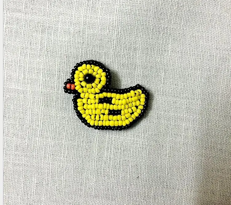 брошь уточка. кольцо из бисера уточка. кольцо уточка из бисера. кольцо из бисера уточка. уточка из бисера.