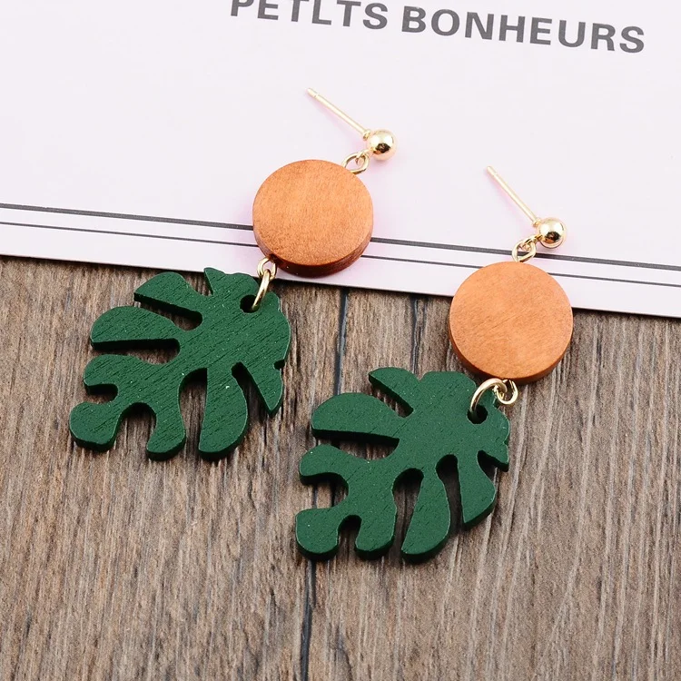 

Bohemian Monstera Leaf Dangle Drop Earrings Women Boho Tropical Plant Wood Brincos Statement Holiday Jewelry Funny Party Gifts