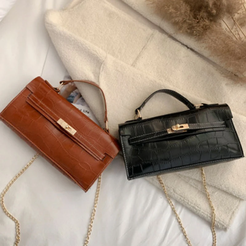 

Multifunctional new 2019 portable small square bag simple shoulder fashion wild Messenger chain elegant lock buckle female bag