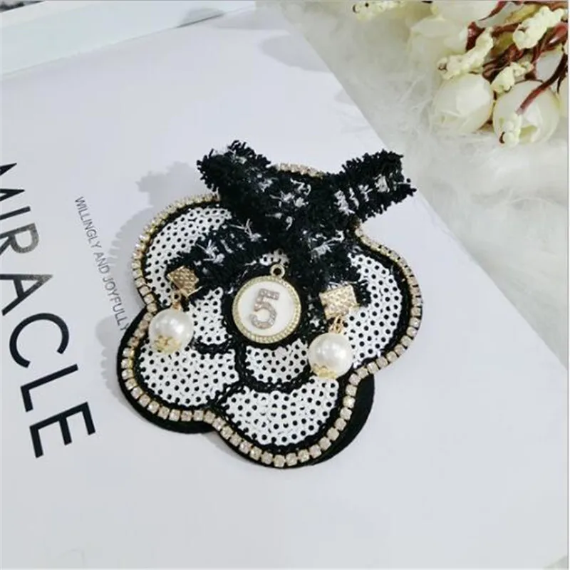 

White Black Flowers Pearl Bouquets Corsage Luxury Brand Designer Jewelry 2017 Brooch Pins Broach For Women Lapel