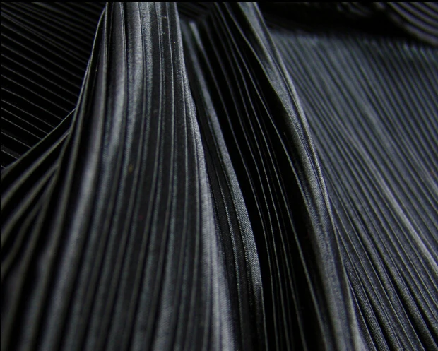 

2.5 meters 150cm 59.05" width black fine stripe crumple accordion pleated faux silk satin fabric for dress skirt