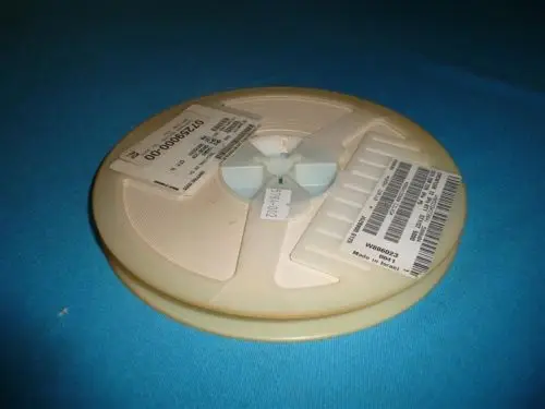 

DHL/EMS 1 Reel Vishay CRCW1206220JRT1 5000pcs -A1