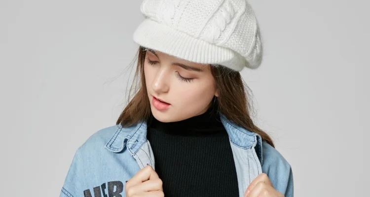 Вязаная шапка с козырьком для девочек, осенне-зимняя женская Корейская Милая Кепка для отдыха, женские теплые модные элегантные универсальные белые шапки H6744