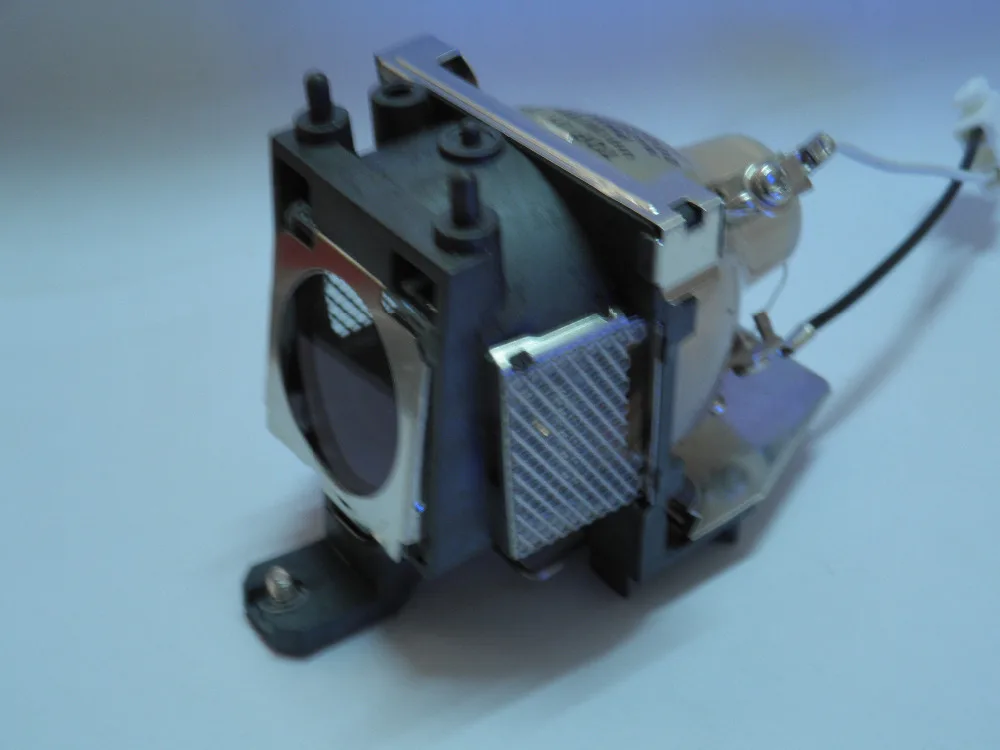 

MP610 MP610-B5A MP611 MP611C MP615 MP620 MP620C MP620P MP721 MP721C PD100D for BenQ projector lamp Bulb