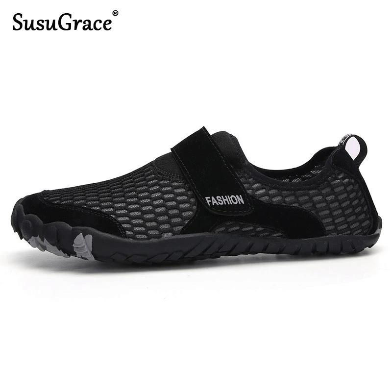 SusuGrace الصيف أحذية ماء الرجال صنادل شاطئ المنبع أكوا أحذية رجل 2019 سريعة الجافة نهر البحر النعال الغوص السباحة الجوارب