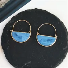 Pendientes de moda para mujer, pendientes Vintage de resina con diseño geométrico contraído, cesta de metal, pendientes de tuerca azules, joyería para mujer al por mayor