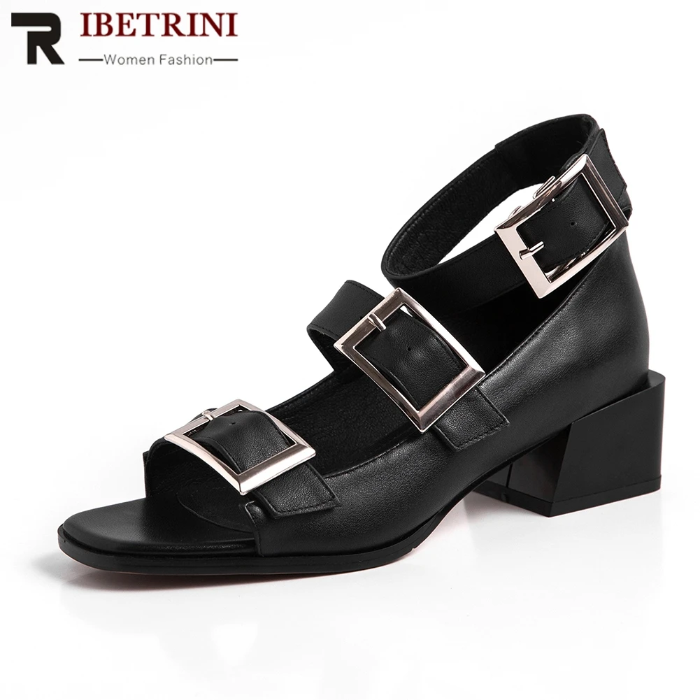 

RIBETRINI 2019 New Fashion Genuine Leather Shoes Gladiator Sandals Women Summer Metal Decoration Sandals Women Shoes Woman