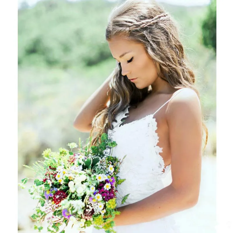 2018-backless-country-wedding-dress-tiered-skirt-appliques-lace-spaghetti-straps-a-line-summer-boho-wedding-dresses-vestido-de-noiva (3)_