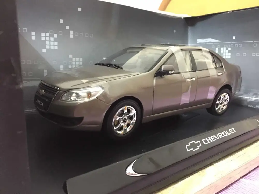 

1:18 Diecast Model for Chevrolet Epica 2010 Brown Sedan Alloy Toy Car Miniature Collection Gift