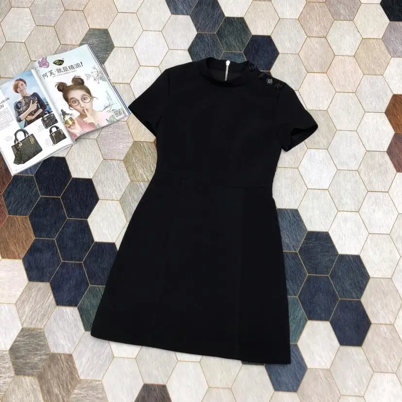 

2019 new ladies fashion short-sleeved stand-up zipper stitching dress 0708