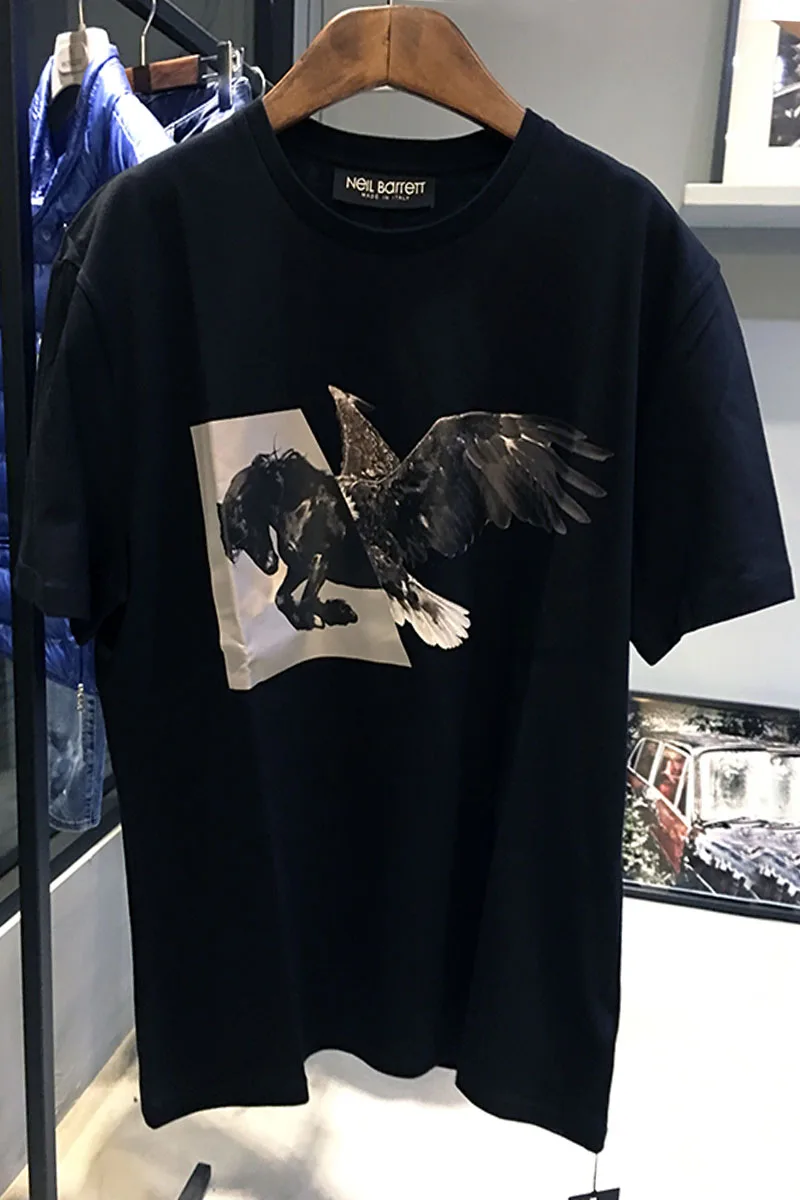 

2019 Summer New Short Sleeve Neil Barrett Eagle Pegasus Pattern Stitching Abstract Print Men's Short Sleeve T-Shirt