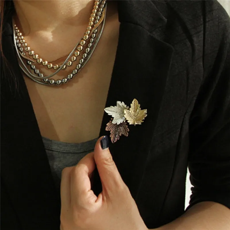 1Pc Elegant Women Fashion Vintage Brooch Gold Silver Color Maple Leaf