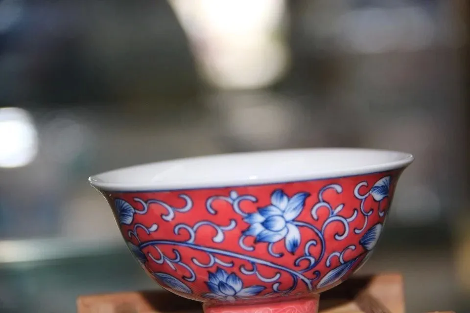 Китайская уникальная высококачественная керамическая чаша для чая цзиндэчжень антикварная чашка ручной работы и красный Лотос