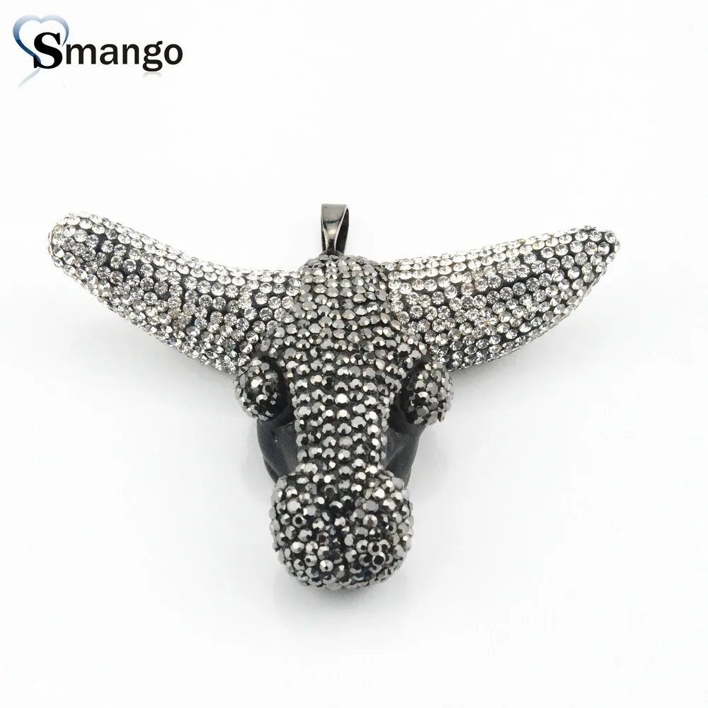 

The Shape of Ox Horn Pendant with Crystal.5 Pieces
