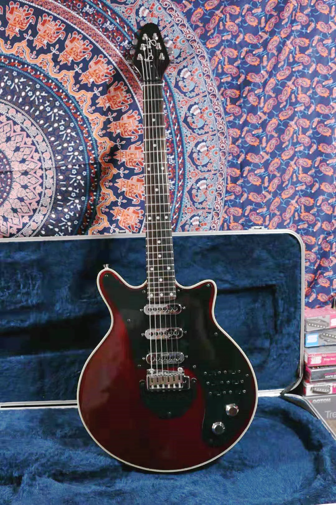 

Brian May signature Red Guitar Black Pickguard Burns TRI-Sonic pickups wilkinson Tremolo bridge GROVER Multi-function switch