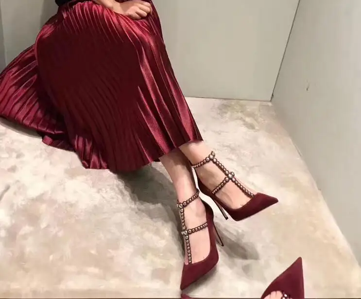Весенние модные женские туфли из искусственной замши бордового цвета с Т-образным ремешком на высоком каблуке; пикантные женские туфли-лодочки с острым носком; элегантная обувь для вечеринок