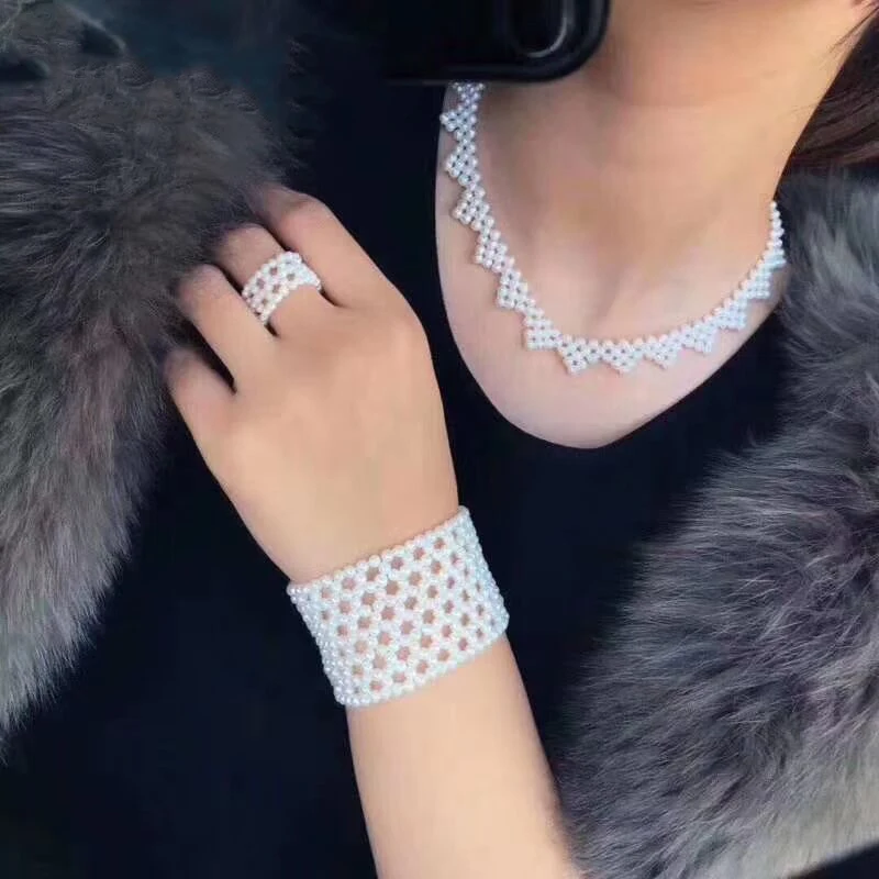 

Best lady Fashion Korean Simulated Pearls Jewelry Sets for Women Wide Bangles Cute Rings Choker Pendant Necklace Set Wholesale