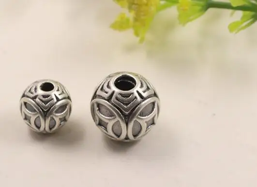 3d-silver-beads009b