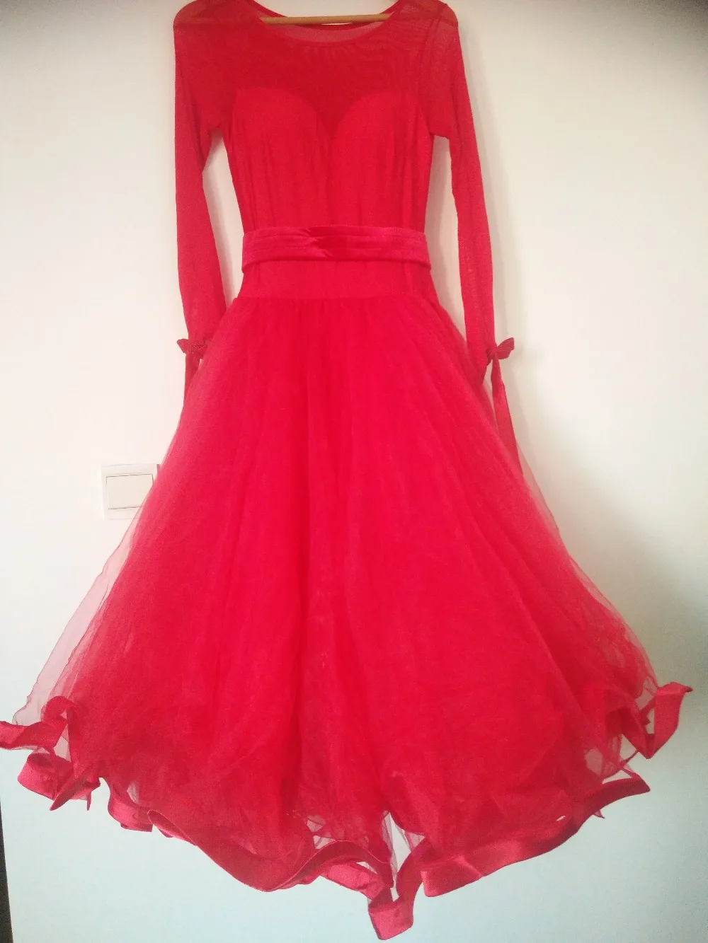 Красные, черные платья для конкурса бальных танцев, вальс, платье для танцев, бахрома, светящиеся костюмы, стандартное бальное платье, фокстрот, 7 цветов